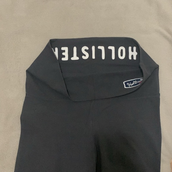 Hollister wide leg crop leggings in Like new condition. - Picture 4 of 6